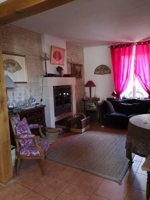 Villa Au Coeur De Mortagne, Un Balcon Sur Le Perche Esterno foto